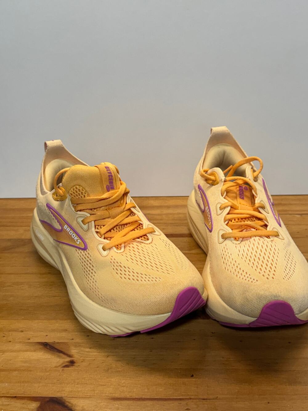 Brooks Glycerin 22 Women’s Size 9 Sherbert Apricot Pink Running Shoes